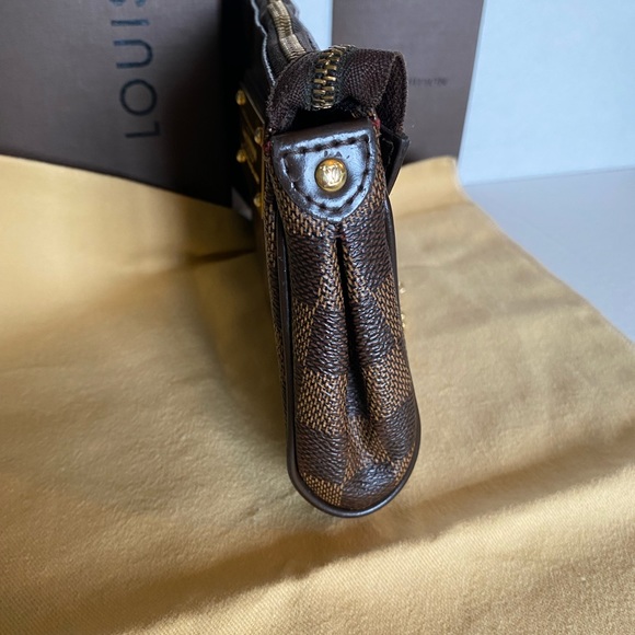 Louis Vuitton Damier Ebene Eva Clutch - Picture 11 of 15